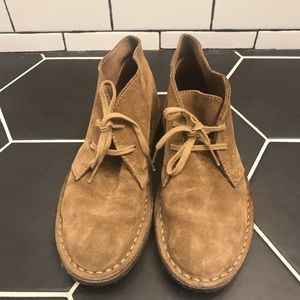 Chukka suede boot